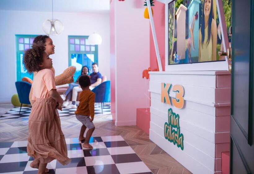 هتل Plopsaland Theater