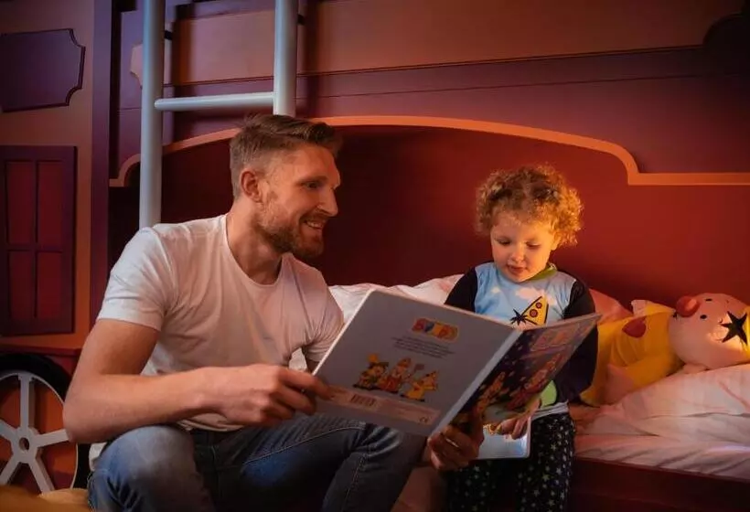 Hotelli Plopsaland Theater