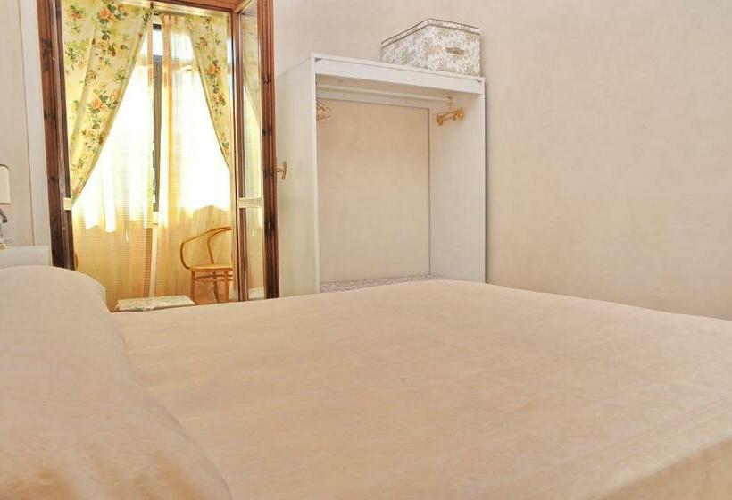 بنسيون Casa Giuli