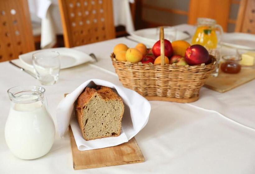 پانسیون Rooms Optim