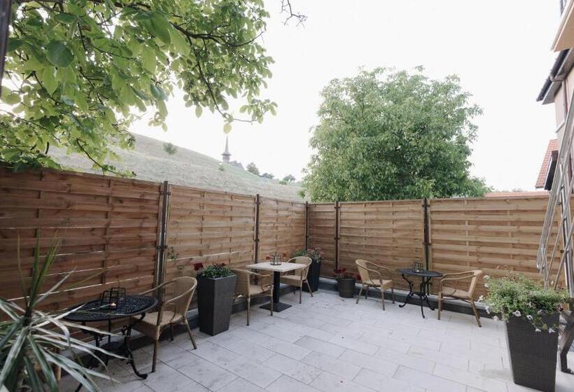 پانسیون The Corner50