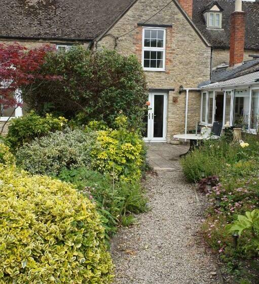 The Nurseries Bed And Breakfast Fairford