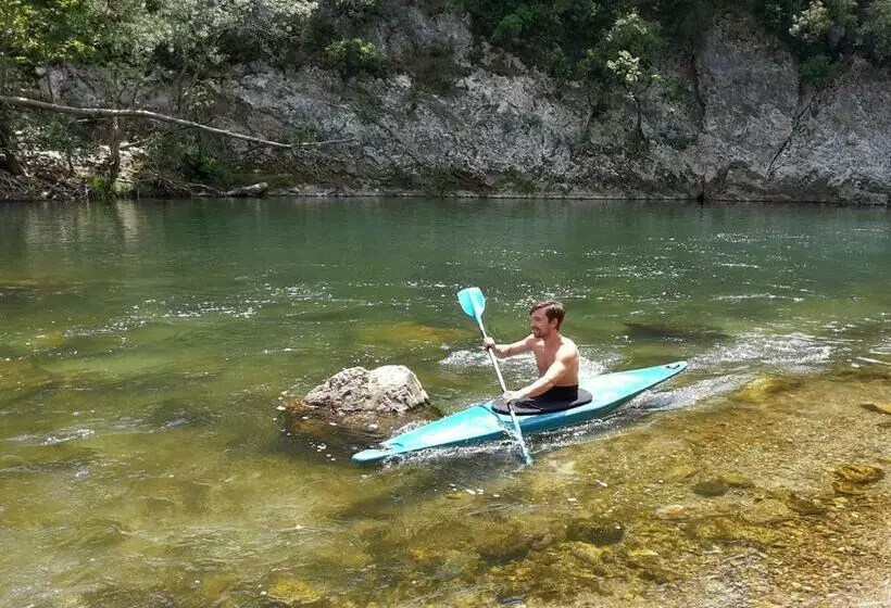 Aamiaismajoitus (B&B) Chambre D Hôtes Le Rougeyras