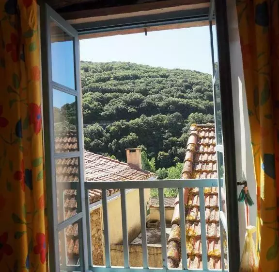 Aamiaismajoitus (B&B) Chambre D Hôtes Le Rougeyras