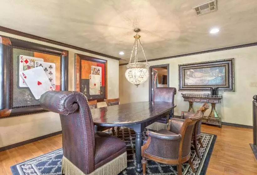 Aamiaismajoitus (B&B) The Funky Monkey Inn