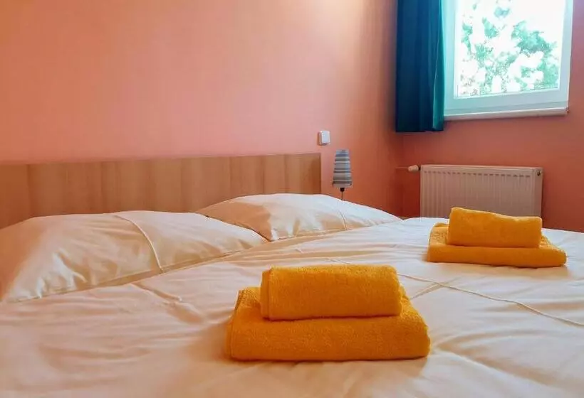 Hotelli Penzion Lumis