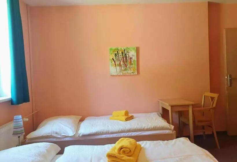 Hotelli Penzion Lumis