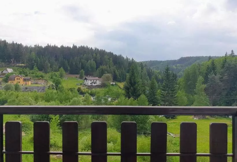 Hotelli Penzion Lumis