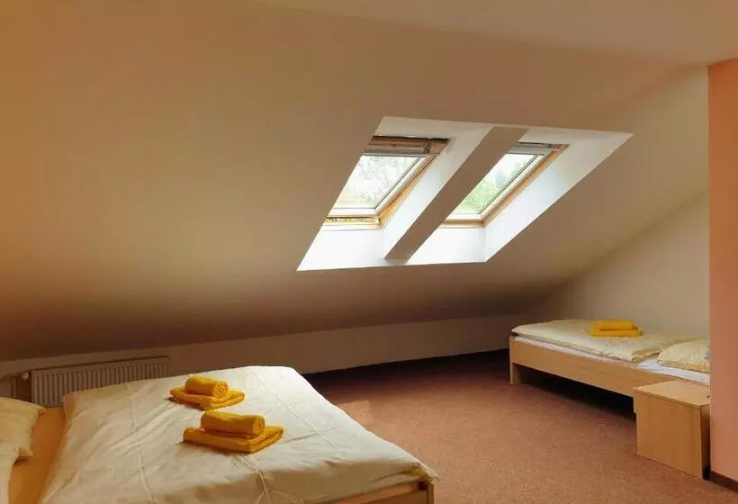 Hotelli Penzion Lumis