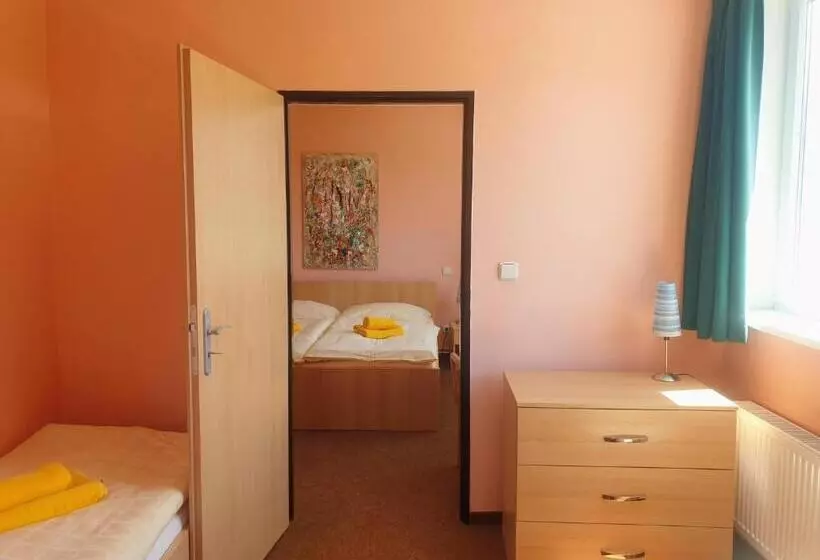 Hotelli Penzion Lumis