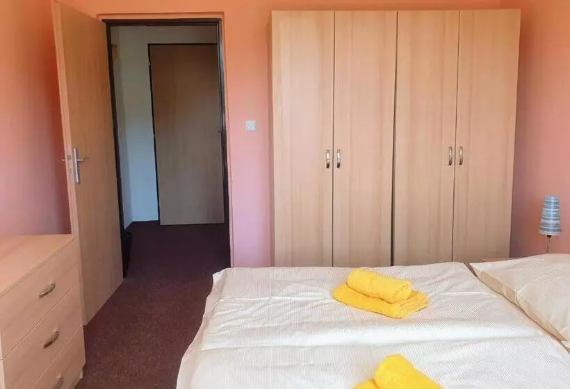 Hotelli Penzion Lumis