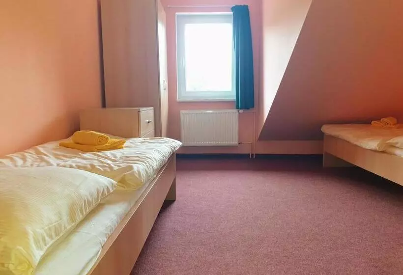 Hotelli Penzion Lumis