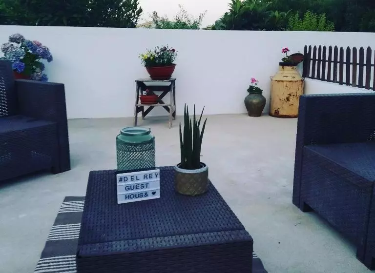 Majatalo Del Rey Guest House