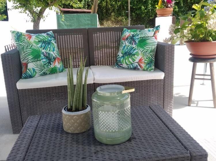 بنسيون Del Rey Guest House