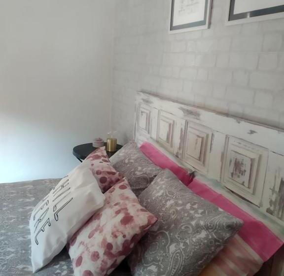 بنسيون Del Rey Guest House