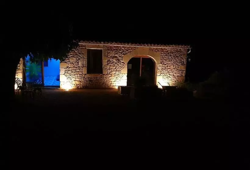 Majatalo Domaine Du Cardou