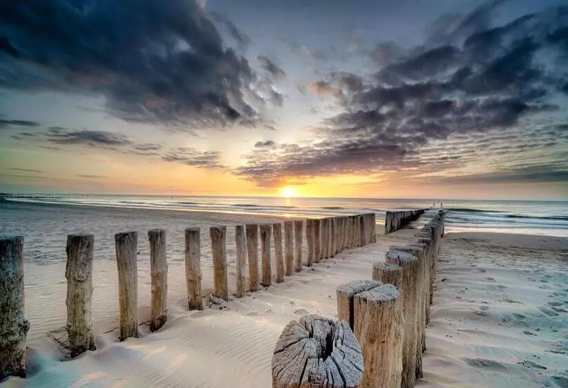 Aamiaismajoitus (B&B) Luxe Kamer Aan Zee