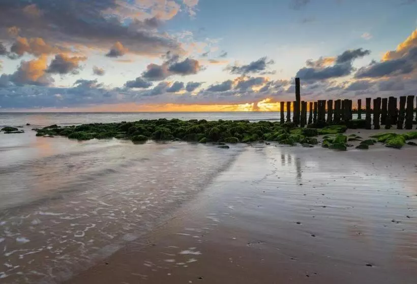 Aamiaismajoitus (B&B) Luxe Kamer Aan Zee
