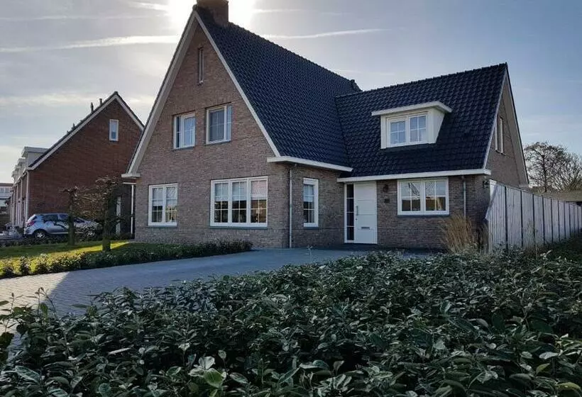 Aamiaismajoitus (B&B) Luxe Kamer Aan Zee