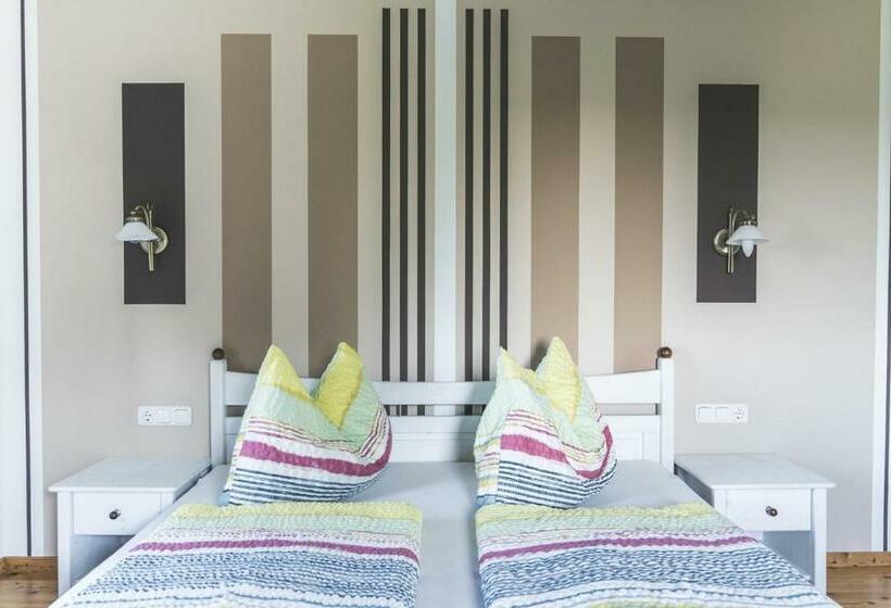 민박 Wein & Gästehof Erlacher