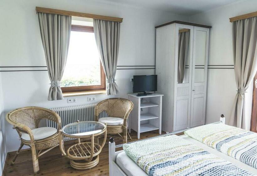 민박 Wein & Gästehof Erlacher