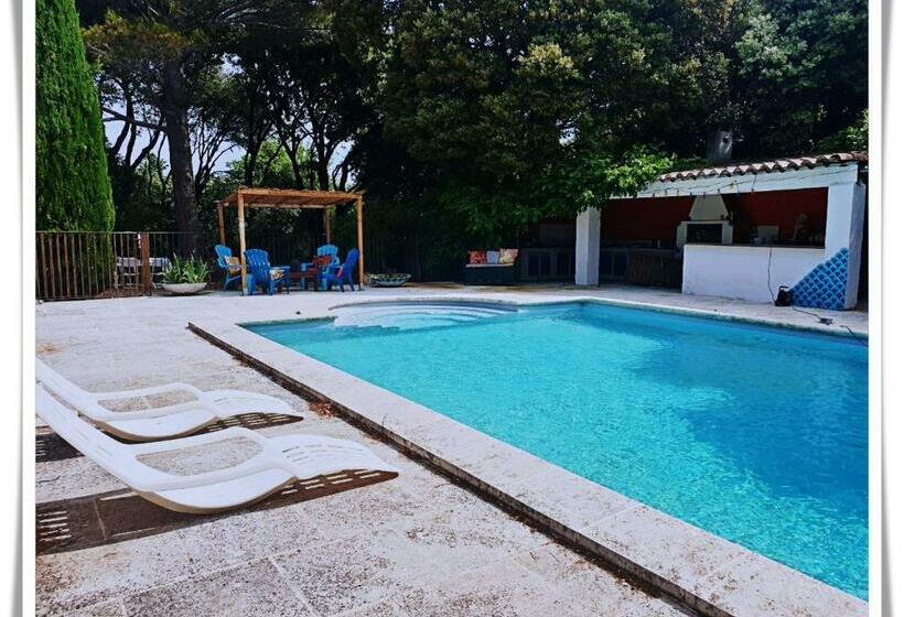 بنسيون Domaine Colibri En Provence