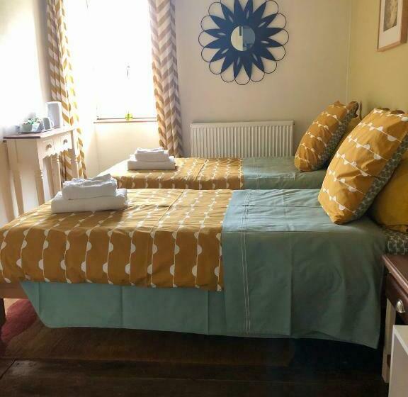 مبيت وإفطار Lakeside House Ei