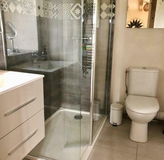 مبيت وإفطار Lakeside House Ei