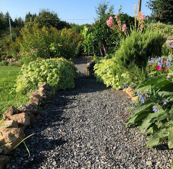 مبيت وإفطار Lakeside House Ei