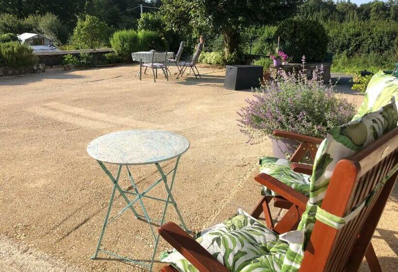 مبيت وإفطار Lakeside House Ei