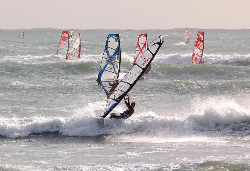 פנסיון Camere O Appartamento Intero In Locazione In Pittinuri