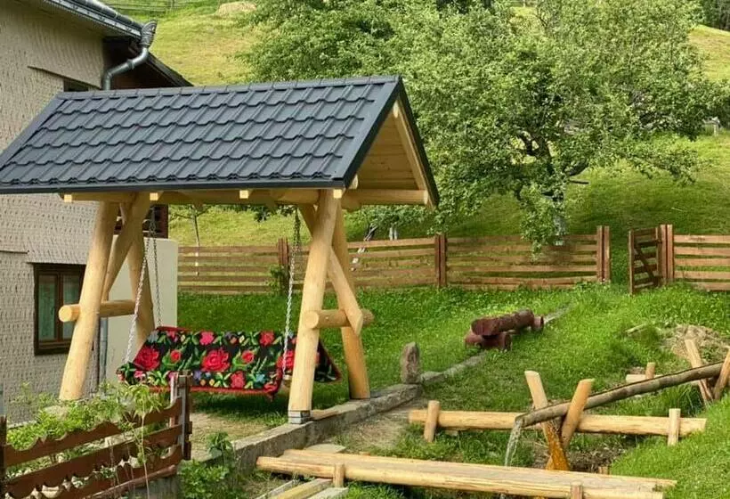 پانسیون Casa Agroturistica Tarancuta Din Vatra Moldovitei