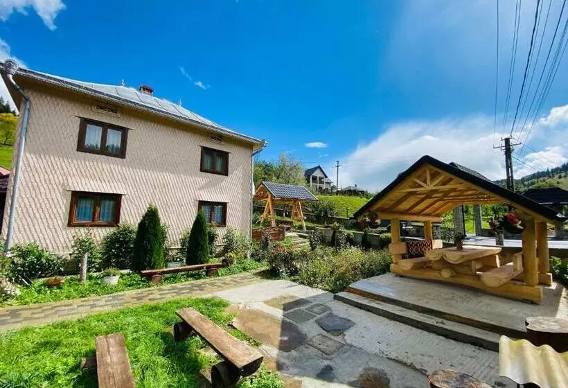 پانسیون Casa Agroturistica Tarancuta Din Vatra Moldovitei