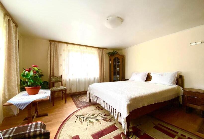 Пансион Casa Agroturistica Tarancuta Din Vatra Moldovitei