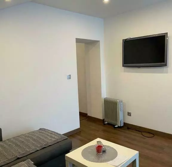 Majatalo Studio Privée Vesoul  Wifi,tv,clim,parking Gratuit