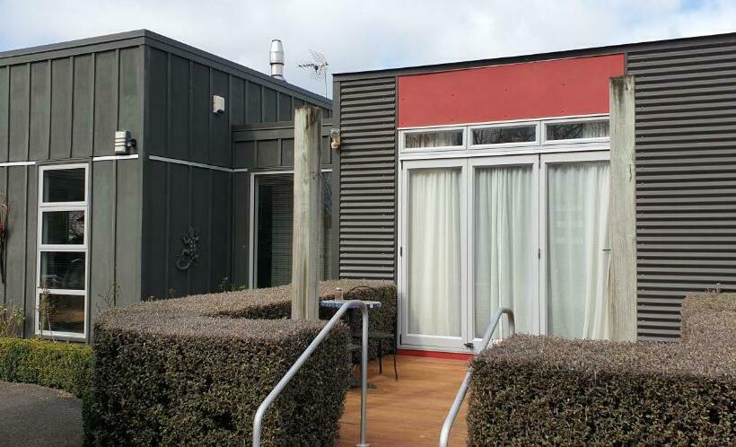 פנסיון The Cube