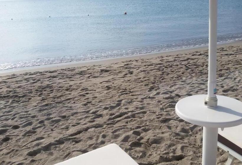 مبيت وإفطار Burlamacco Gold