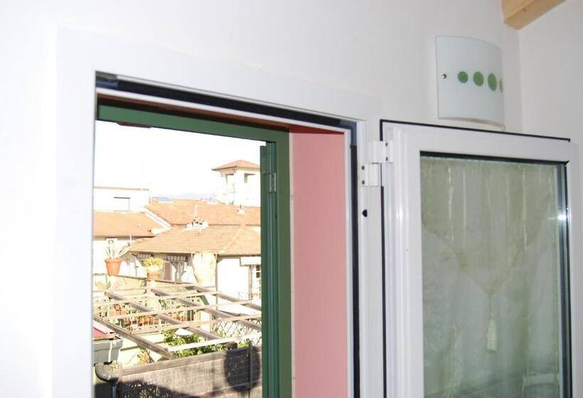 مبيت وإفطار Burlamacco Gold