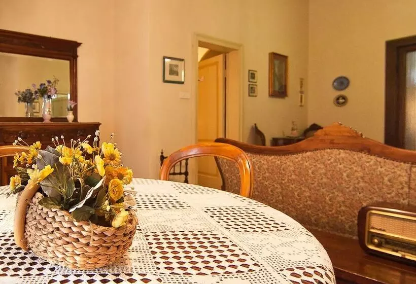 تختخواب و صبحانه Villa Fiorita