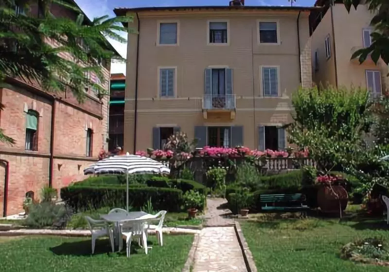 تختخواب و صبحانه Villa Fiorita