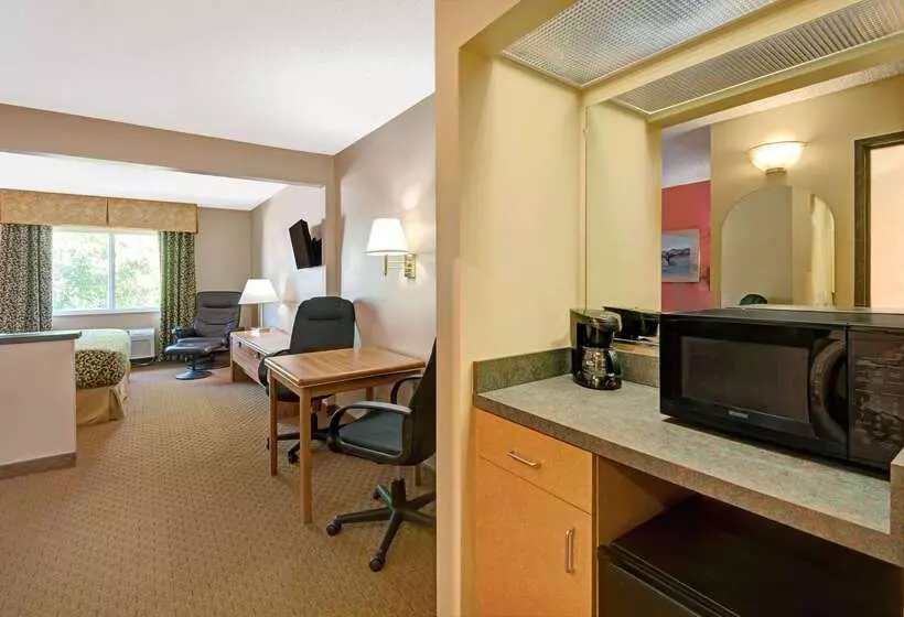 Hotel Days Inn & Suites By Wyndham Airport Albuquerque