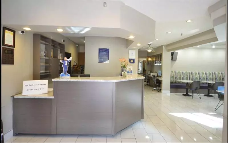 Hotelli Days Inn & Suites By Wyndham Airport Albuquerque