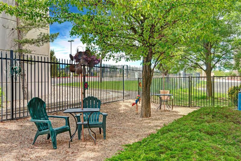 فندق Days Inn & Suites By Wyndham Airport Albuquerque