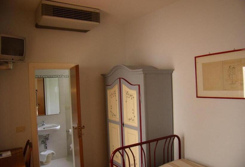 ホテル Savoia E Campana