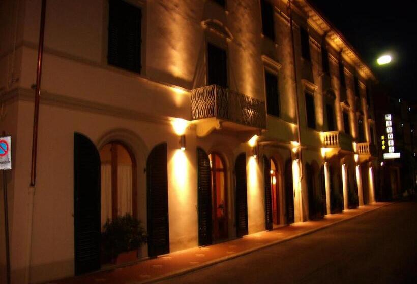 ホテル Savoia E Campana