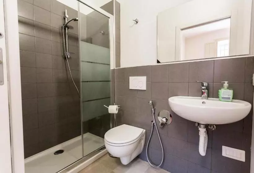 Student's Hostel Estense