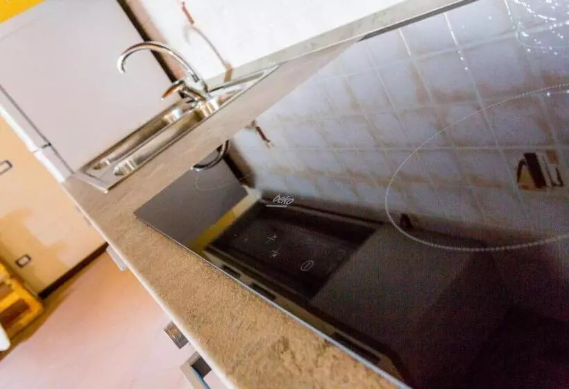 Student's Hostel Estense