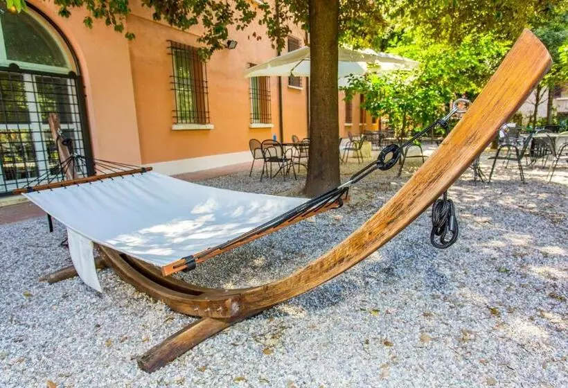 Student's Hostel Estense