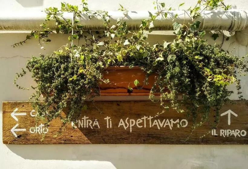 Retkeilymaja Riparo Di Masseria Urbana