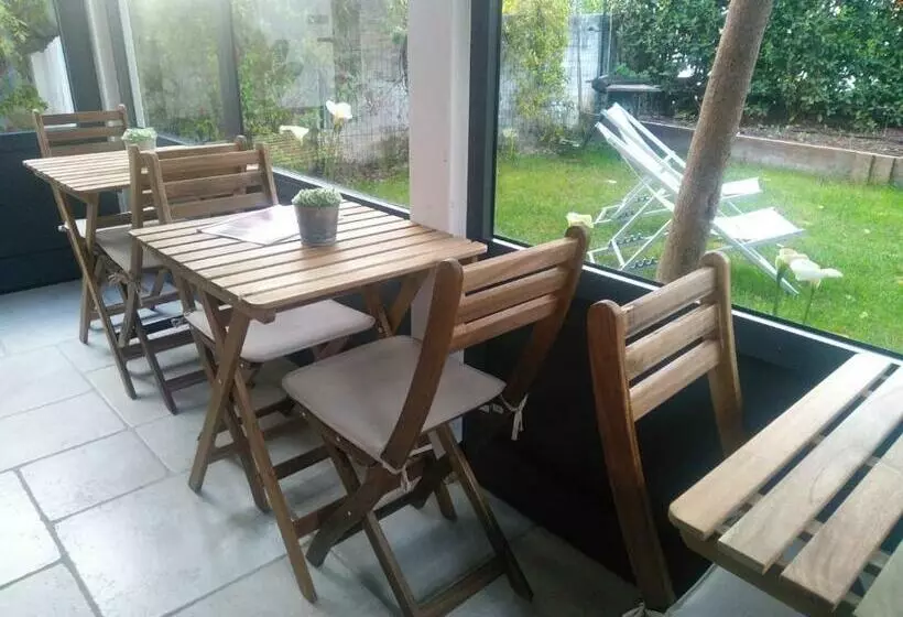 Retkeilymaja Riparo Di Masseria Urbana